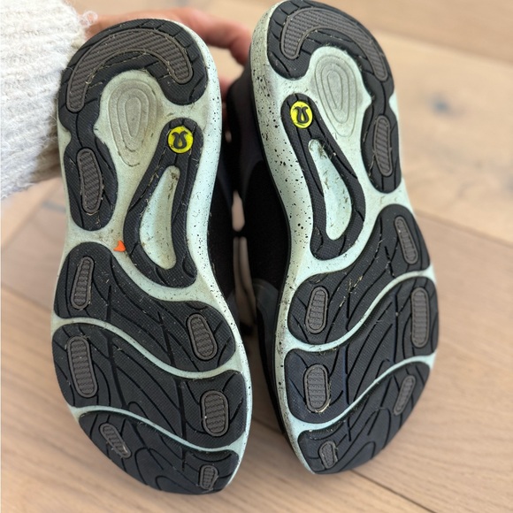 Lululemon Chargefeel sneakers, size 6.5 - Picture 4 of 4